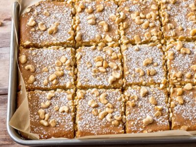 Cashew Butter Blondies: Irresistibly Nutty Delights!