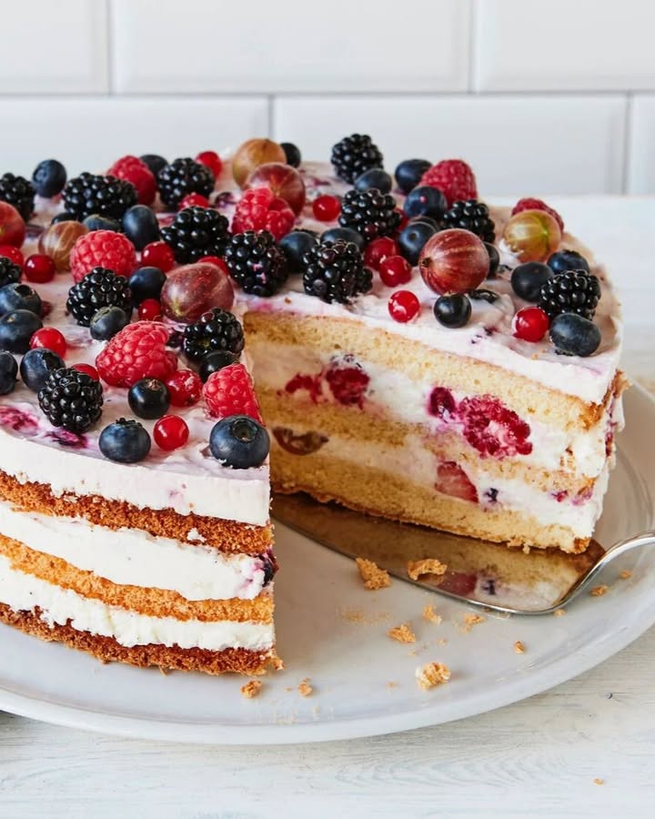 Berry Yogurt Delight