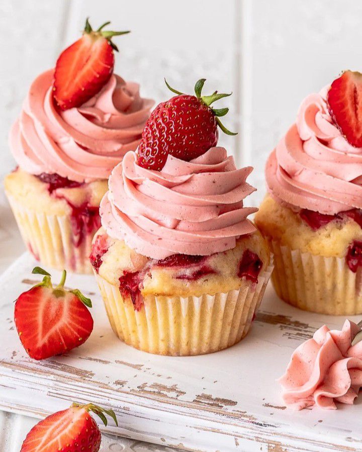 Strawberry Buttercream Cupcakes