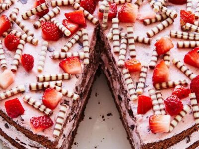 Strawberry Stracciatella Delight: The Ultimate Treat for Dessert Lovers