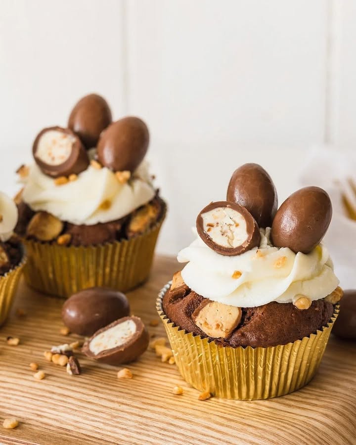 Chocolate Candy Cupcakes