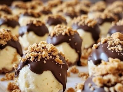 Peanut Butter Cheesecake Balls: Easy & Irresistible Treats