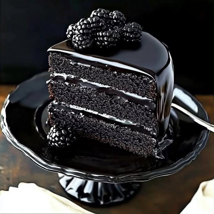 Velvet Blackberry Cake