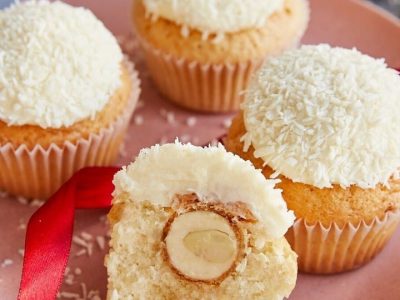 Raffaello Muffins: Coconut and Amaretto Delight
