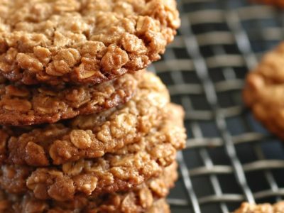 Crispy Chewy Oatmeal Cookies: A Heavenly Treat for Any Occasion